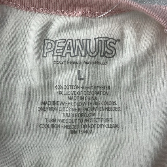 🆕 Peanuts Snoopy Tee Long Sleeves Lace Heart Woodstock Pink Juniors L - Picture 6 of 6